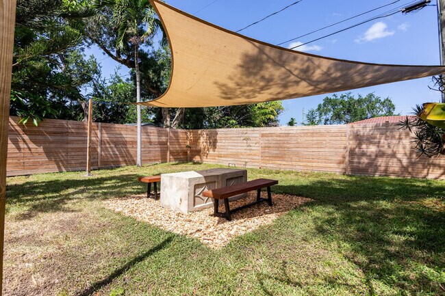 927 N 17th Ave in Hollywood, FL - Building Photo - Building Photo