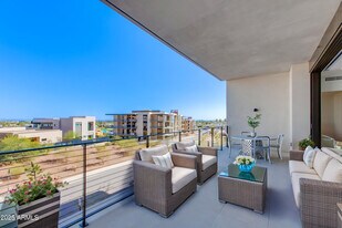 5000 N Camelback Rdg Dr in Scottsdale, AZ - Building Photo