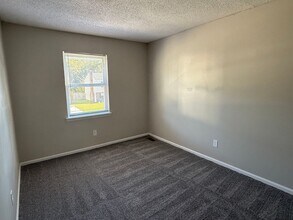 207 Myrtlewood Ct in Jacksonville, NC - Building Photo - Building Photo