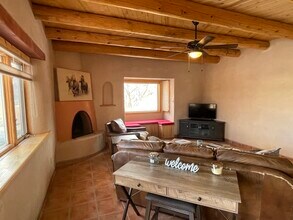 413 Valverde St in Taos, NM - Building Photo - Building Photo