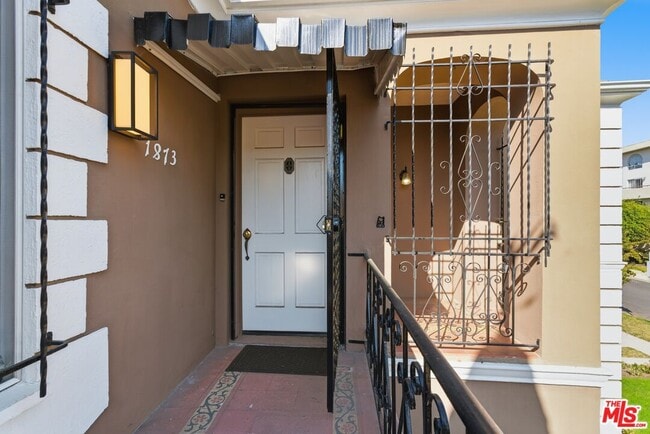 1873 Midvale Ave in Los Angeles, CA - Building Photo - Building Photo
