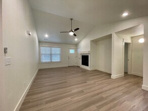 18 Dinsmoore Ln in Bella Vista, AR - Building Photo - Building Photo