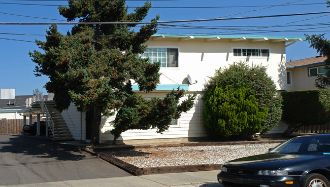 1981 Quebec Ave in San Leandro, CA - Building Photo - Building Photo