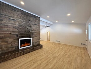 35140 School St in Westland, MI - Foto de edificio - Building Photo