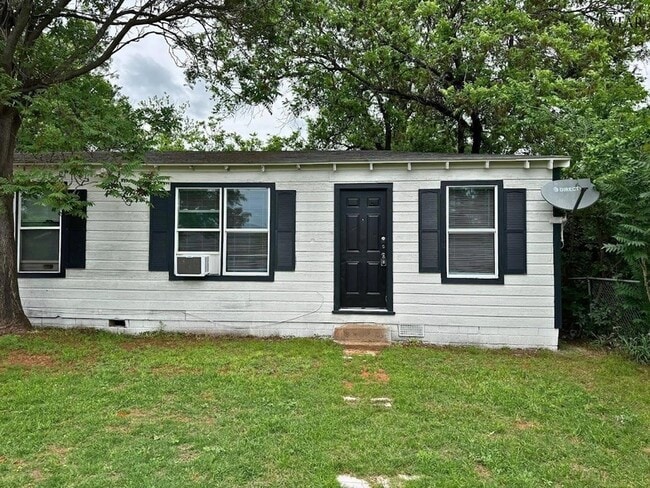 property at 902 Flood St