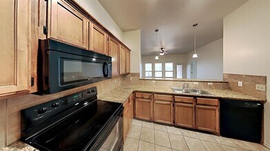 3609 Galatian Way in Yukon, OK - Building Photo - Building Photo
