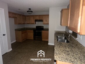 9292 Acadia Pl in Cordova, TN - Foto de edificio - Building Photo