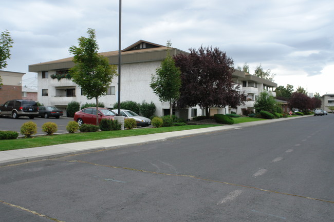 Colton Apartments in Spokane, WA - Building Photo - Building Photo