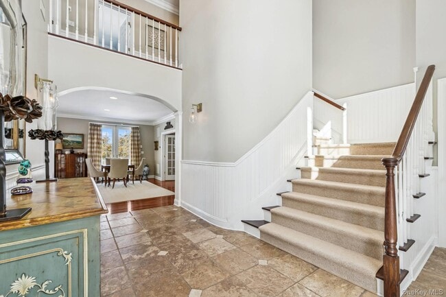 23 Meadow Ln