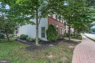 102 Vista Knoll Dr in Occoquan, VA - Building Photo - Building Photo