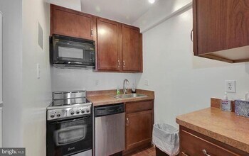 2141 I St NW in Washington, DC - Building Photo - Building Photo