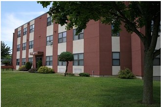 Academy Square Apartments in Utica, NY - Building Photo - Building Photo