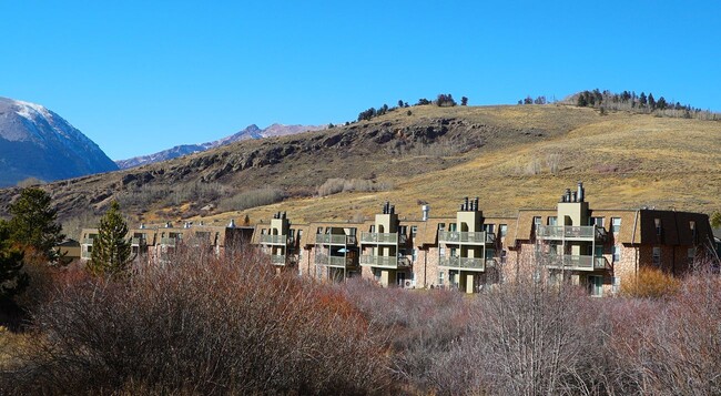 Straight Creek Apartments in Dillon, CO - Foto de edificio - Building Photo