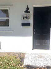 1996 NE 135th St in North Miami, FL - Foto de edificio - Building Photo