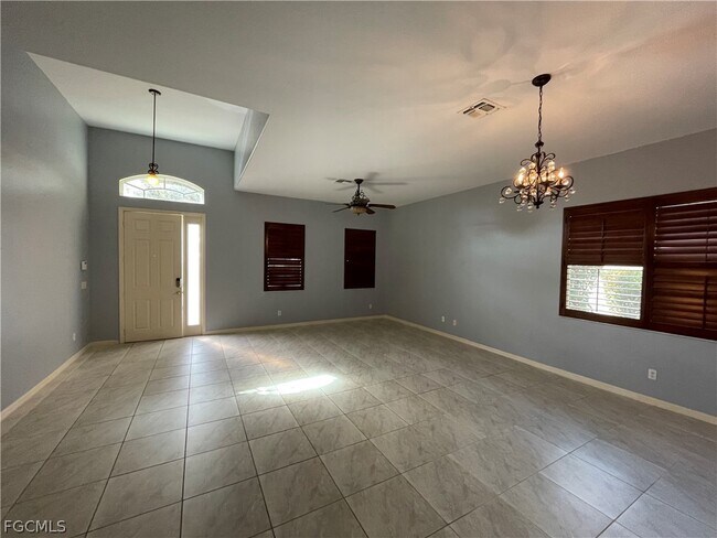 3023 Lake Manatee Ct in Cape Coral, FL - Building Photo - Building Photo