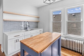 10542 S Ave L in Chicago, IL - Building Photo - Building Photo