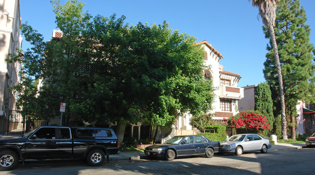 4243 Mary Ellen Ave in North Hollywood, CA - Building Photo - Building Photo