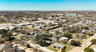 214 Helena St, Unit SI ID1071607P in Bryan, TX - Foto de edificio - Building Photo