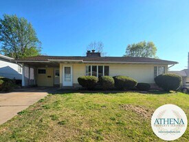 1751 Cecelia St in Cape Girardeau, MO - Building Photo