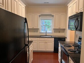 1642 Village Glenn Dr in Raleigh, NC - Building Photo - Building Photo