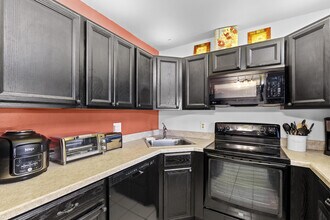 1004 Green Pine Blvd in West Palm Beach, FL - Building Photo - Building Photo