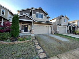 3892 Maritime Dr in Bremerton, WA - Building Photo