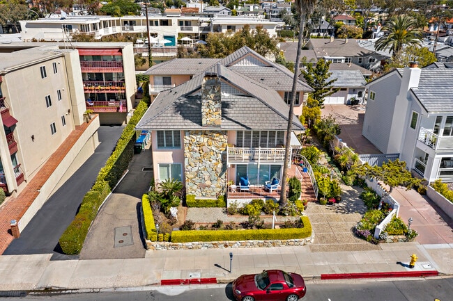 Casa del Mar in Laguna Beach, CA - Foto de edificio - Building Photo