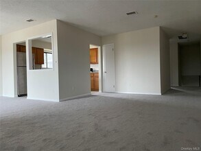 32 Omni Parc Dr in Nanuet, NY - Building Photo - Building Photo