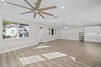 124 Zawn in Irvine, CA - Building Photo - Building Photo