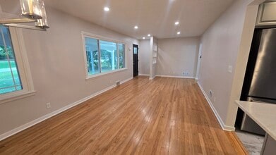 675 Verdant Dr in Elm Grove, WI - Building Photo - Building Photo