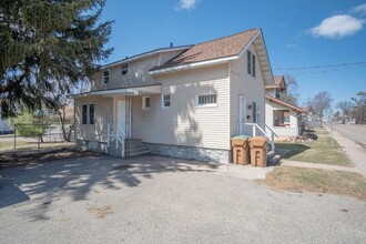 1624 Division St in Stevens Point, WI - Building Photo - Building Photo