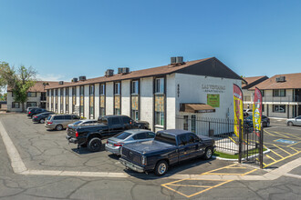 Las Ventanas Apartments in Phoenix, AZ - Foto de edificio - Building Photo