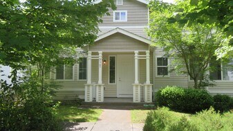 2565 Evans Ct in Dupont, WA - Building Photo