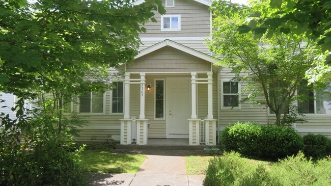 property at 2565 Evans Ct