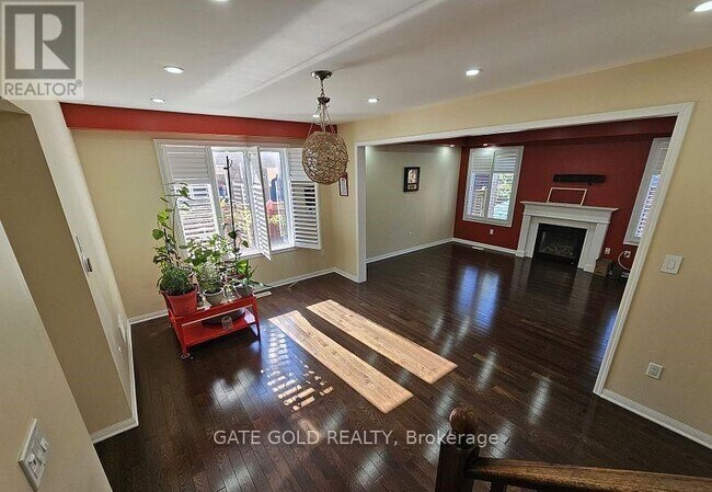 4 Mercedes Rd in Brampton, ON - Building Photo - Building Photo