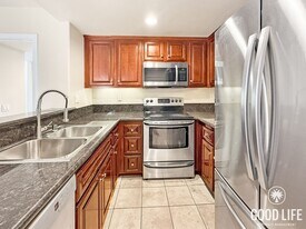 3985 Nobel Dr in San Diego, CA - Building Photo