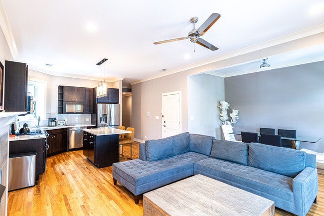 3432 S Giles Ave, Unit 3s in Chicago, IL - Building Photo - Building Photo
