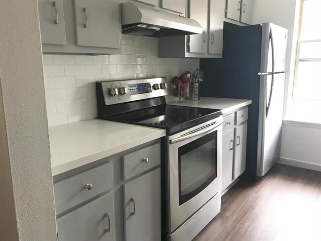 855 Augusta Dr