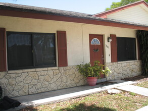 3885 Wilshire St in Palm Beach Gardens, FL - Building Photo - Building Photo