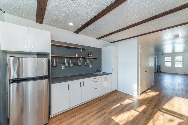 90 Maple St, Unit 3