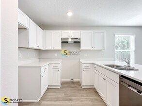 6433 Breezy Oaks Wy in Jacksonville, FL - Foto de edificio - Building Photo