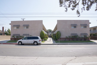 5716 Sultana Ave in Temple City, CA - Foto de edificio - Building Photo