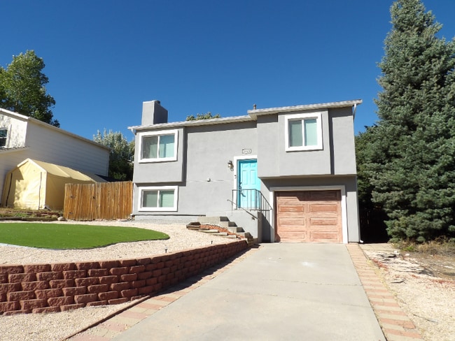 5560 Sacramento Pl in Colorado Springs, CO - Building Photo - Building Photo