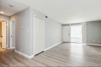 509 Wilson Bridge Dr in Oxon Hill, MD - Building Photo - Building Photo