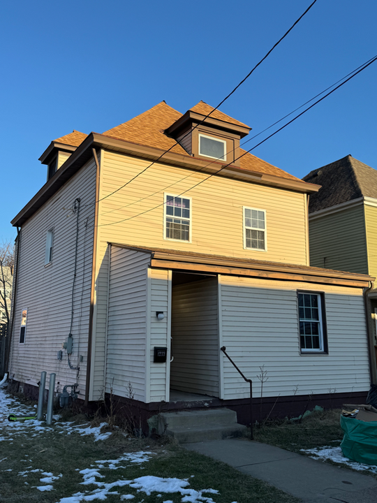 1233 2nd Ave in Conway, PA - Building Photo