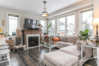 7 Lett Ave in Collingwood, ON - Building Photo - Building Photo