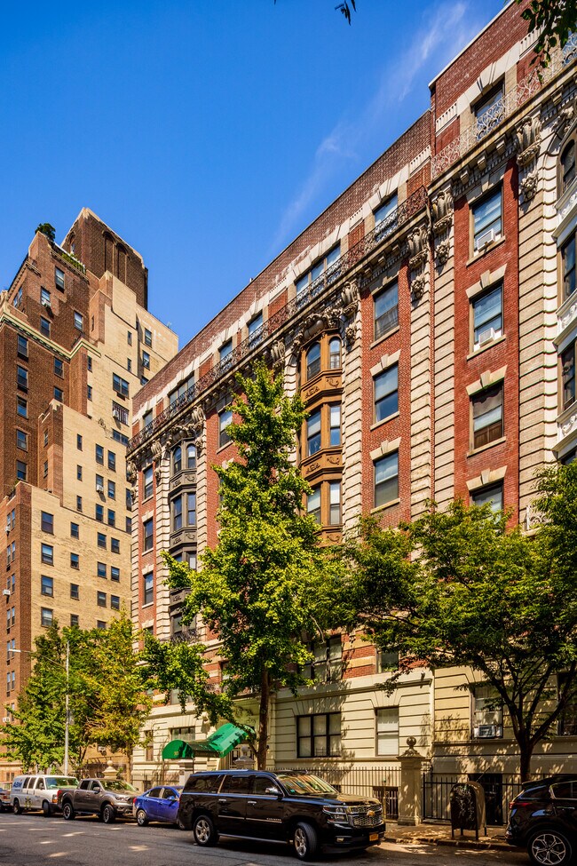 Hudson Court in New York, NY - Building Photo - Building Photo