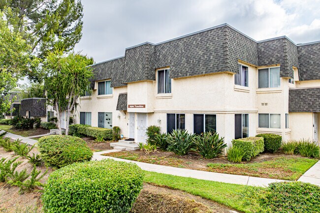 6501 Wystone Ave in Reseda, CA - Building Photo - Building Photo