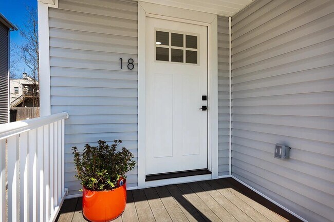 18 Talbot St in Montclair, NJ - Building Photo - Building Photo