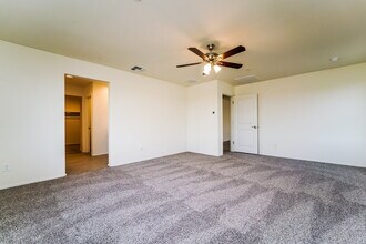 10696 W Embrey Dr in Marana, AZ - Foto de edificio - Building Photo